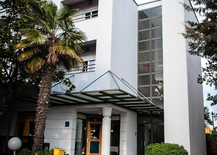 Tamaris 3* זאדאר